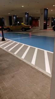 ҂